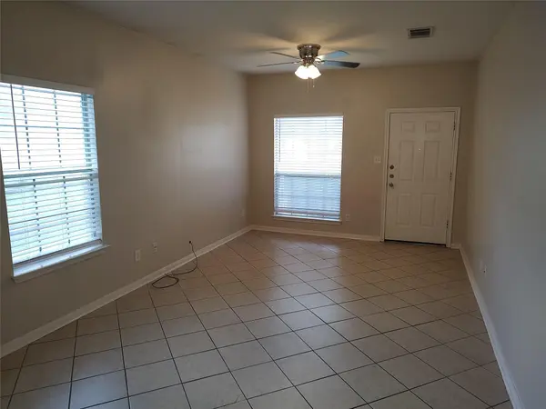 2206 S Bagdad RD #B, Leander, TX 78641
