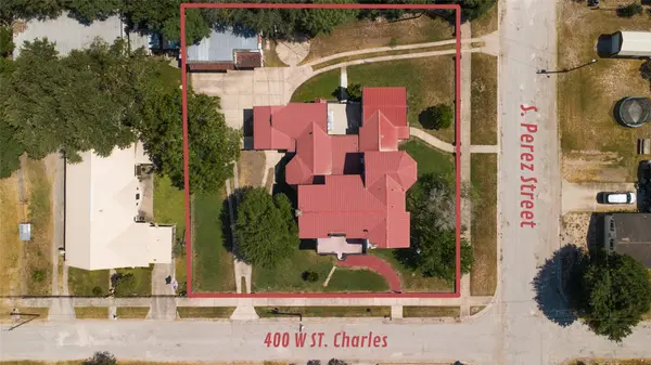 400 W St Charles Ave, San Diego, TX 78384