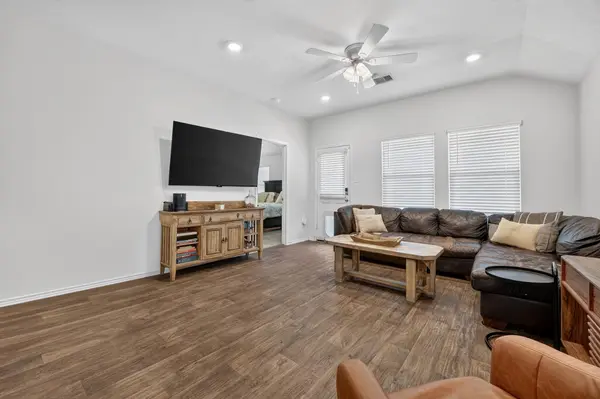196 Harvest Creek DR, Uhland, TX 78640