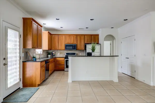 6705 Covered Bridge DR #10, Austin, TX 78736