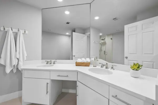 1000 Liberty Park DR #406, Austin, TX 78746