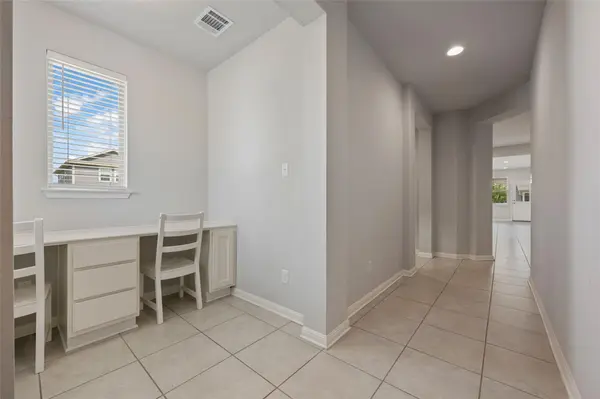 101 Quiet Man DR, Jarrell, TX 76537