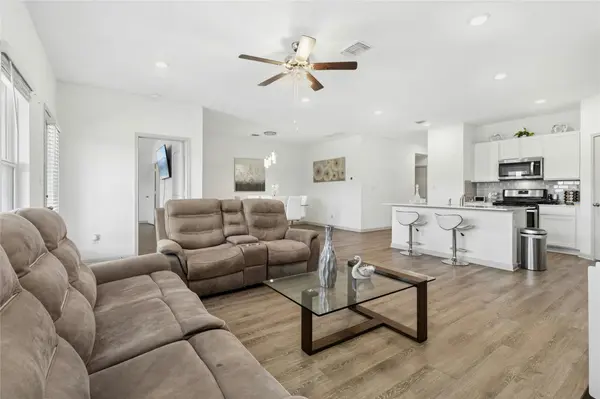 224 Sweetwater Creek LN, Hutto, TX 78634