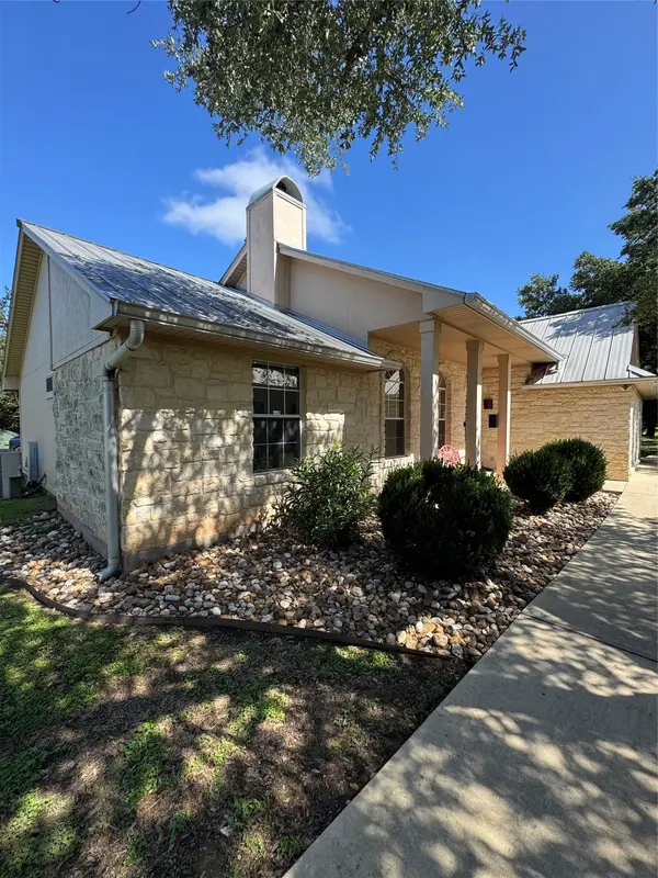 2440 E HWY 290 #B, Dripping Springs, TX 78620