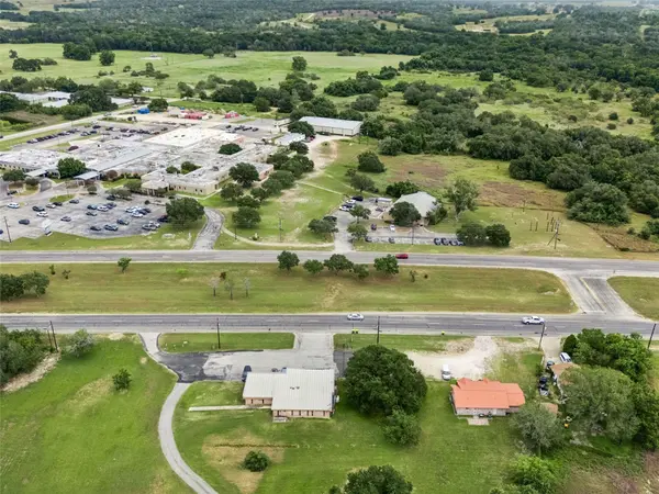 1103 N Sarah Dewitt DR N, Gonzales, TX 78629