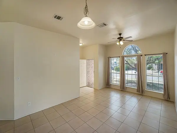 121 Shenandoah TRL, Elgin, TX 78621