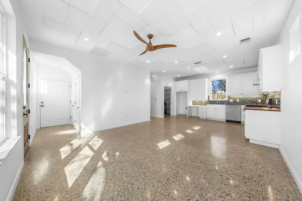 512 W Saint Johns Ave #B (back unit), Austin, TX 78752