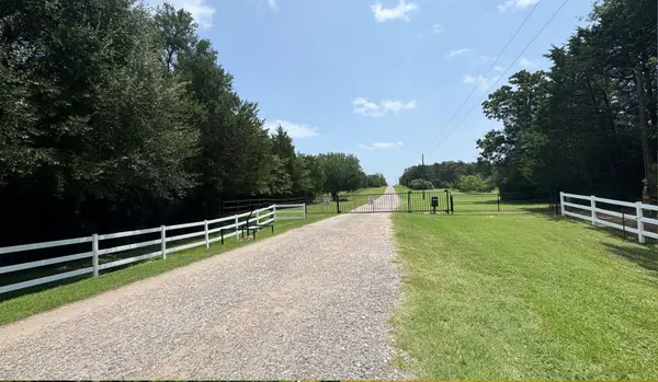 1016 Private Road 7040, Lexington, TX 78947