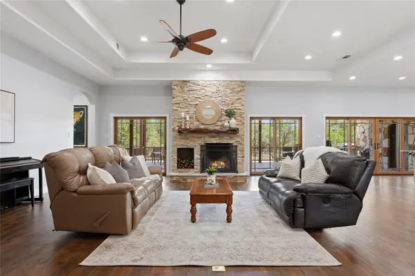 224 Liberty Bell LN, Dripping Springs, TX 78620
