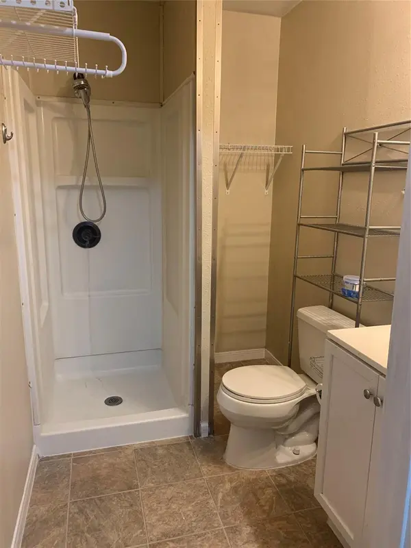 302 S Burleson ST #B, Kyle, TX 78640