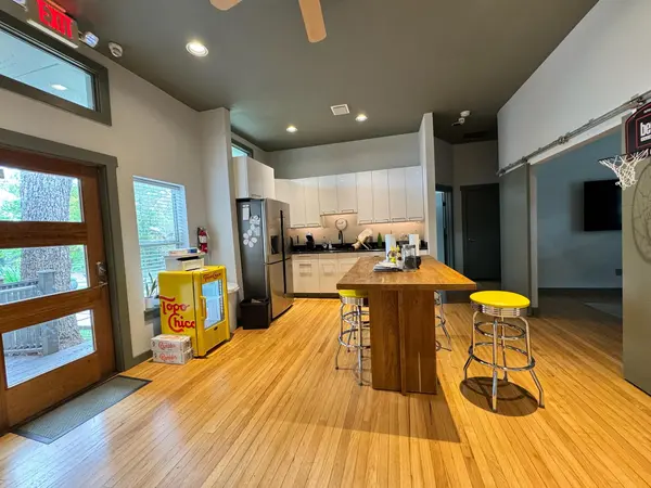 3906 Menchaca RD, Austin, TX 78704