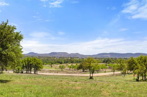 367 Gipson RD, Johnson City, TX 78636