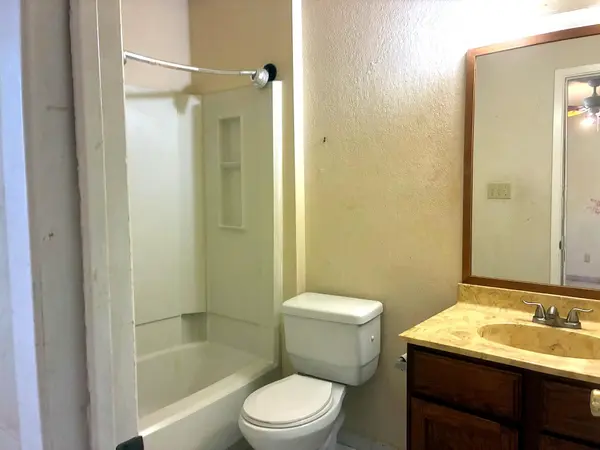 902 Sirocco DR #B, Austin, TX 78745