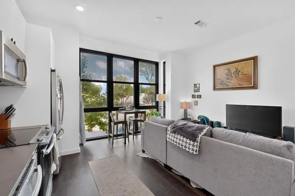 800 Embassy DR #205, Austin, TX 78702