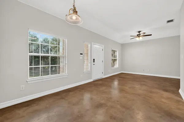1002 Castile RD #A, Austin, TX 78733