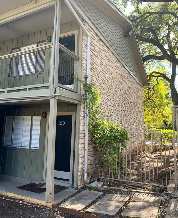 2303 E Side DR #220, Austin, TX 78704