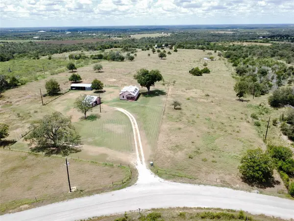 326 Bartsch LN, Red Rock, TX 78662