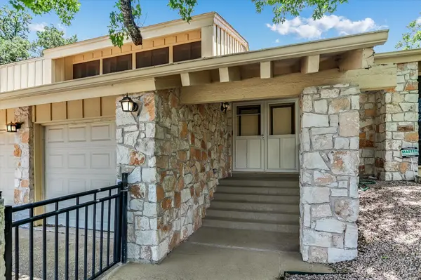 7644 PARKVIEW CIR, Austin, TX 78731