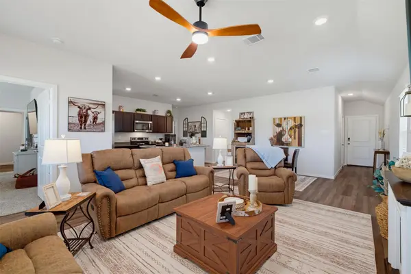 325 Doss DR, Rockdale, TX 76567