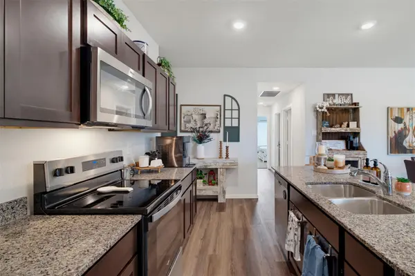 325 Doss DR, Rockdale, TX 76567