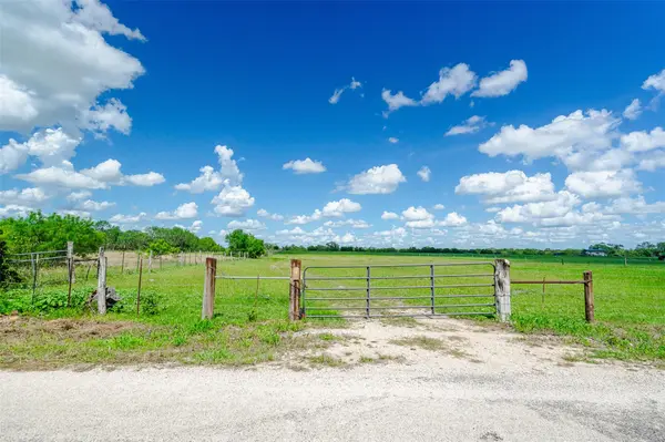 3109 Tenney Creek RD, Luling, TX 78648