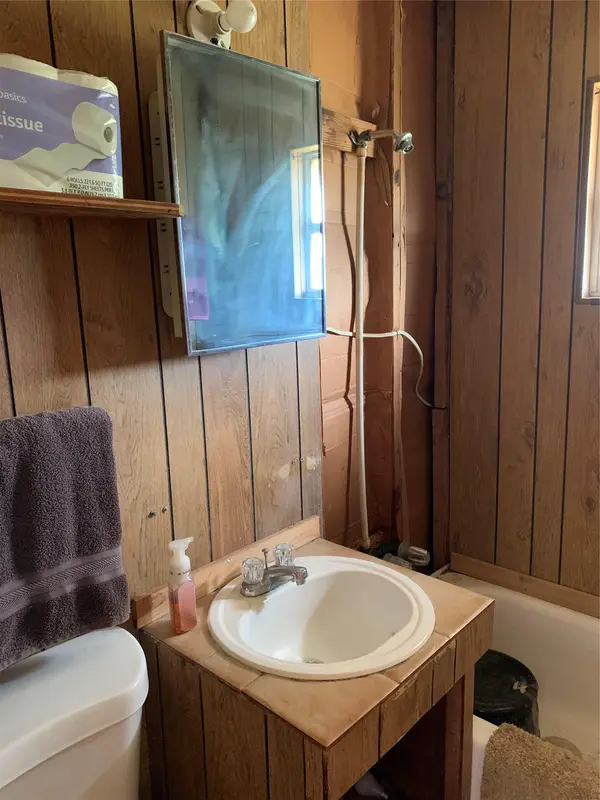 276 Ott RD, Rosanky, TX 78953