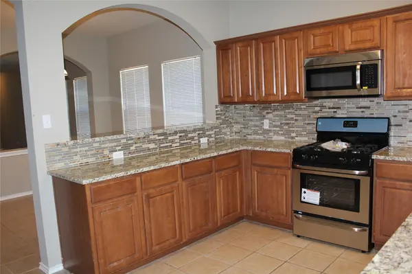 208 Firwood, Kyle, TX 78640