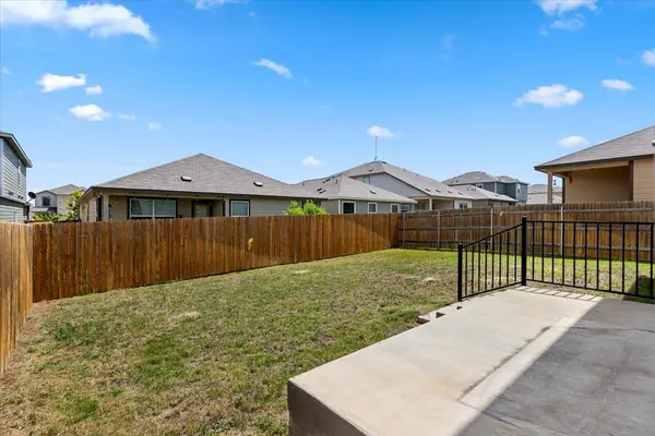448 Perfect World LOOP, Jarrell, TX 76537