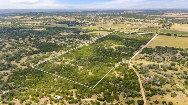 1984 N Grape Creek RD, Fredericksburg, TX 78624
