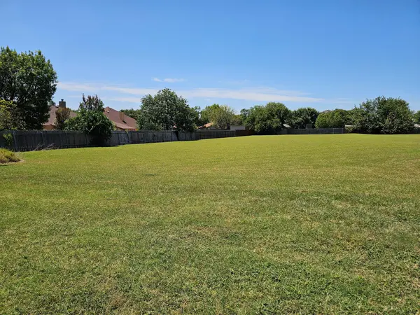 603 S Railroad Ave, Pflugerville, TX 78660
