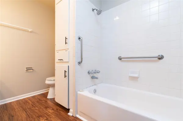 97 Peach ST, Luling, TX 78648