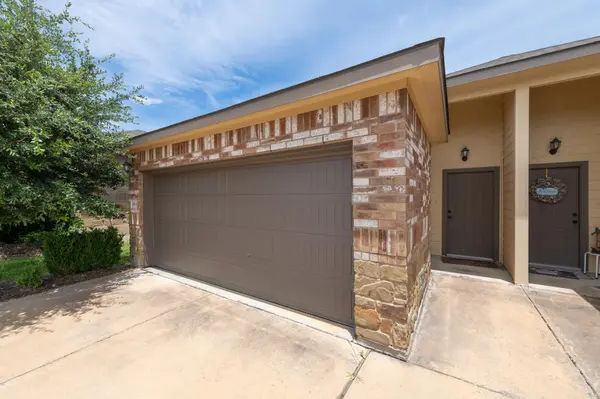 436 Jack Rabbit LN, Buda, TX 78610