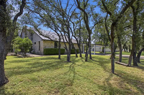 50 Palmer LN, Wimberley, TX 78676