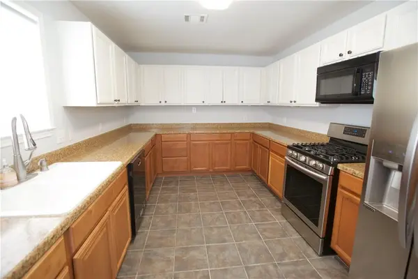 1314 Garden Path DR, Round Rock, TX 78664
