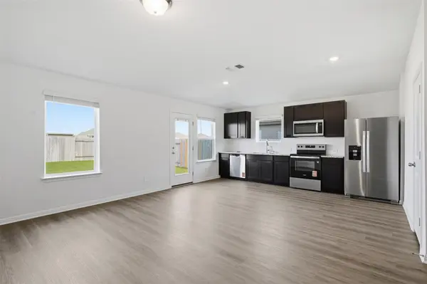 121 Honey Bee RD, Jarrell, TX 76537