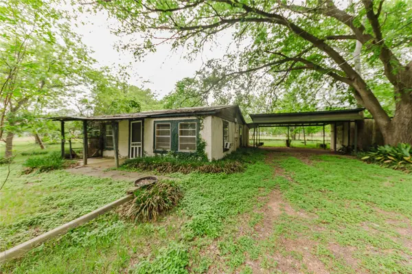262 Highway 95 S #A, Smithville, TX 78957