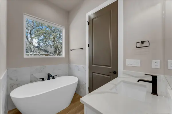 240 Sunday DR, Burnet, TX 78611