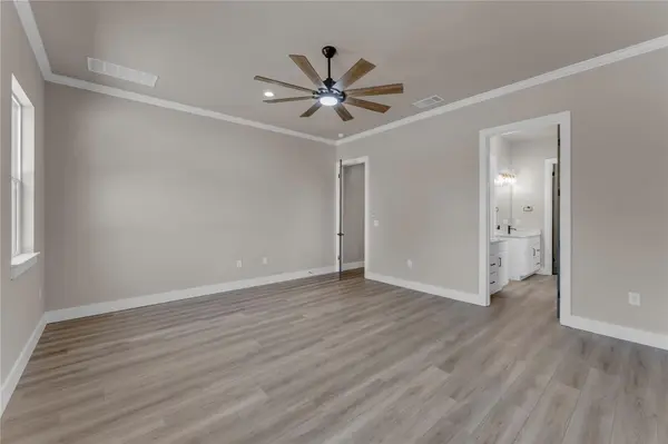 240 Sunday DR, Burnet, TX 78611