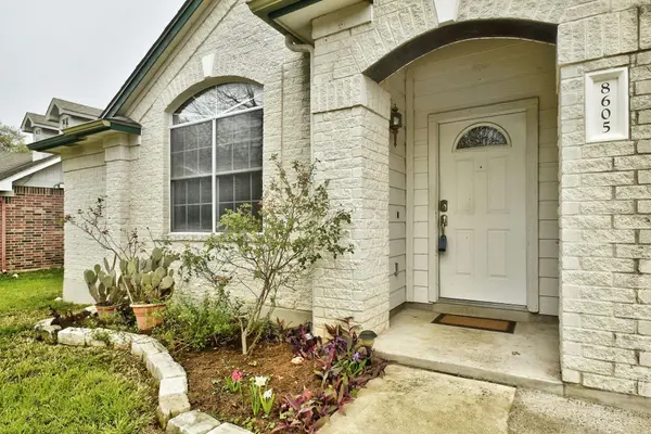 8605 Ganttcrest DR, Austin, TX 78749