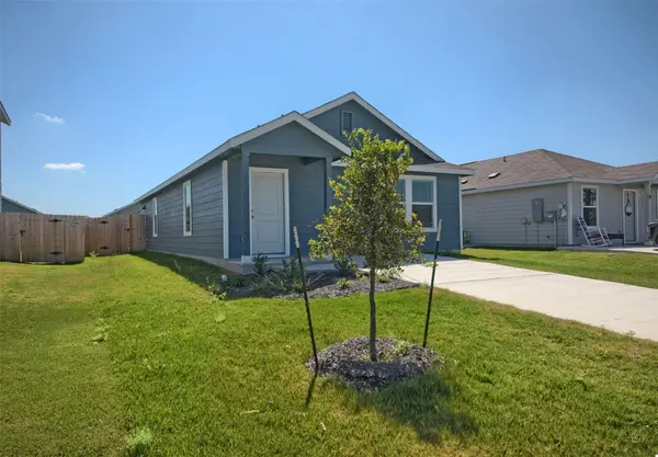 136 Jack Browning DR, Jarrell, TX 76537