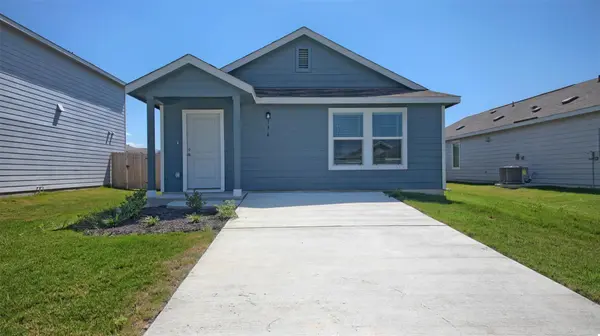 136 Jack Browning DR, Jarrell, TX 76537