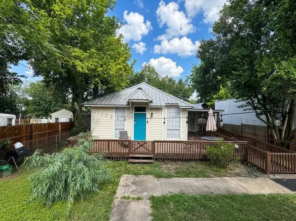 2213 S 3RD ST, Austin, TX 78704