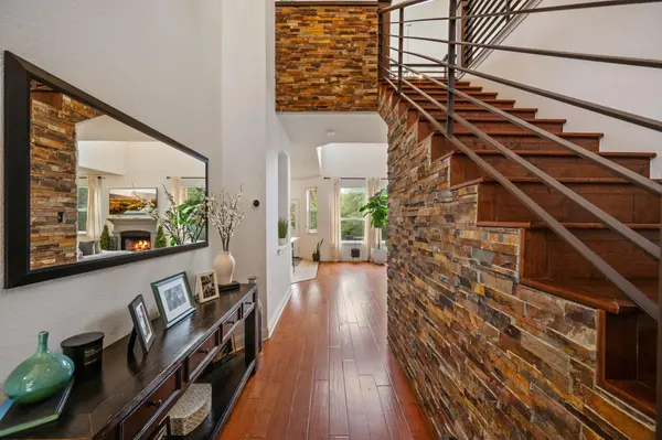 14425 American Kestrel DR, Austin, TX 78738