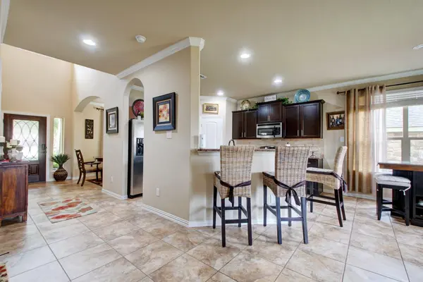 2004 Autumn Run LN, Round Rock, TX 78665
