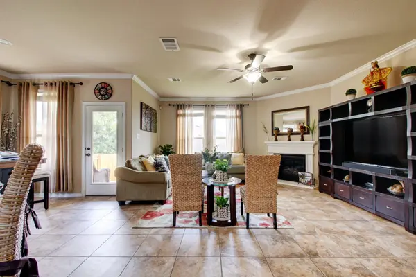 2004 Autumn Run LN, Round Rock, TX 78665