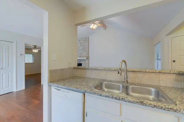1802 Rawhide DR #B, Round Rock, TX 78681