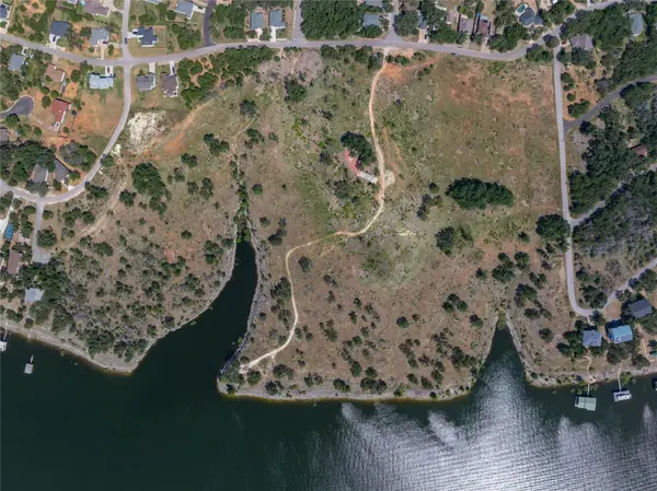 1900 Patriot DR, Lago Vista, TX 78645