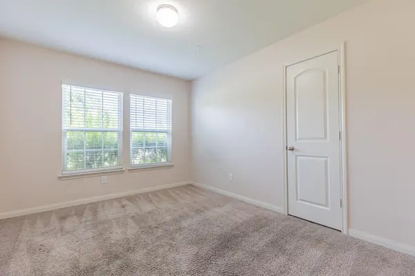 20017 Hubert R. Humphrey RD, Manor, TX 78653
