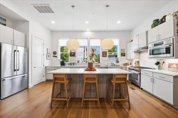 1002 Concordia Ave, Austin, TX 78705
