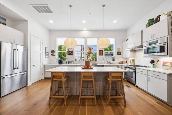 1002 Concordia Ave, Austin, TX 78705